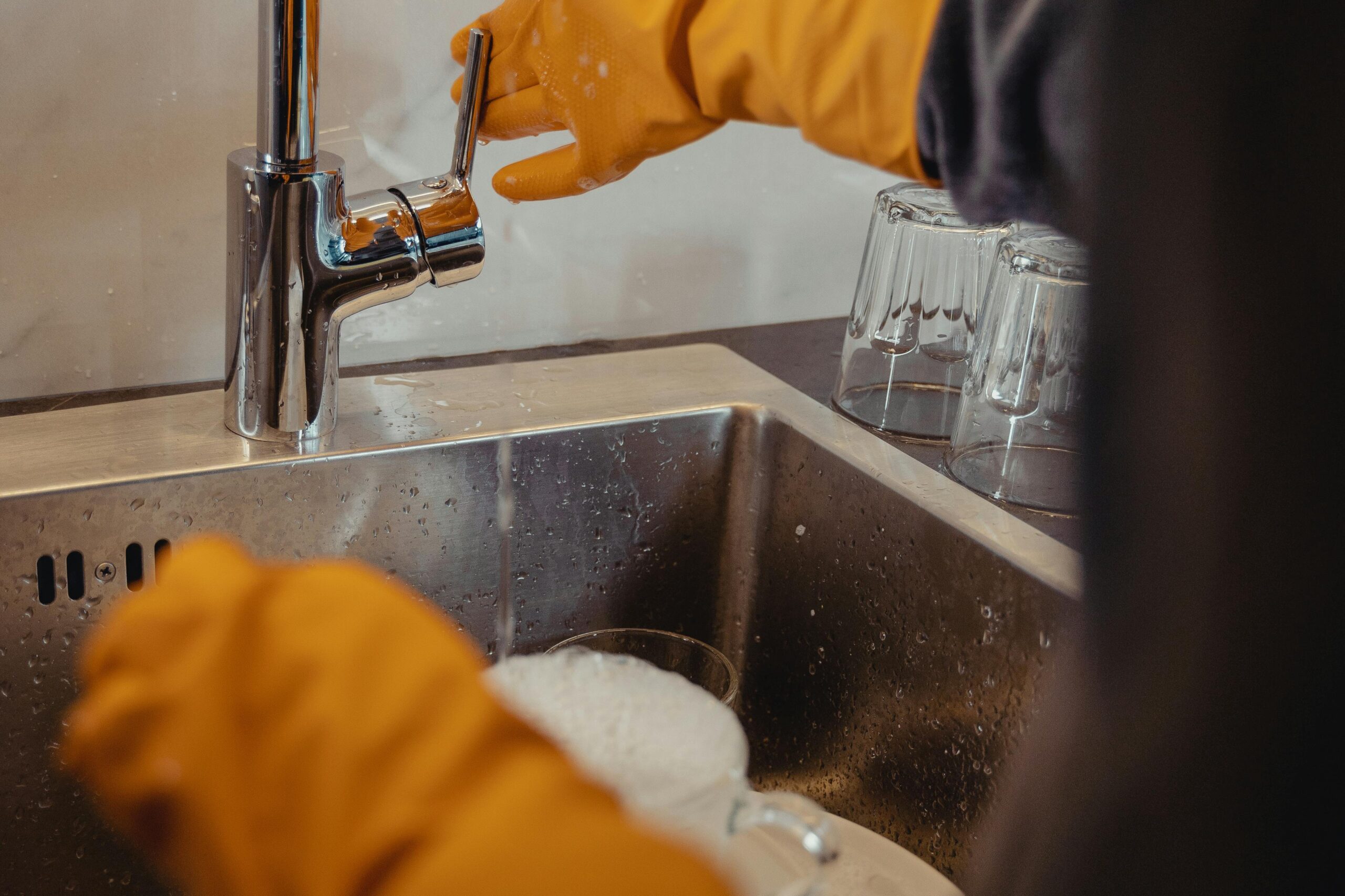 Најбољи производи за чишћење кухиње: ефикасност и безбедност на првом месту